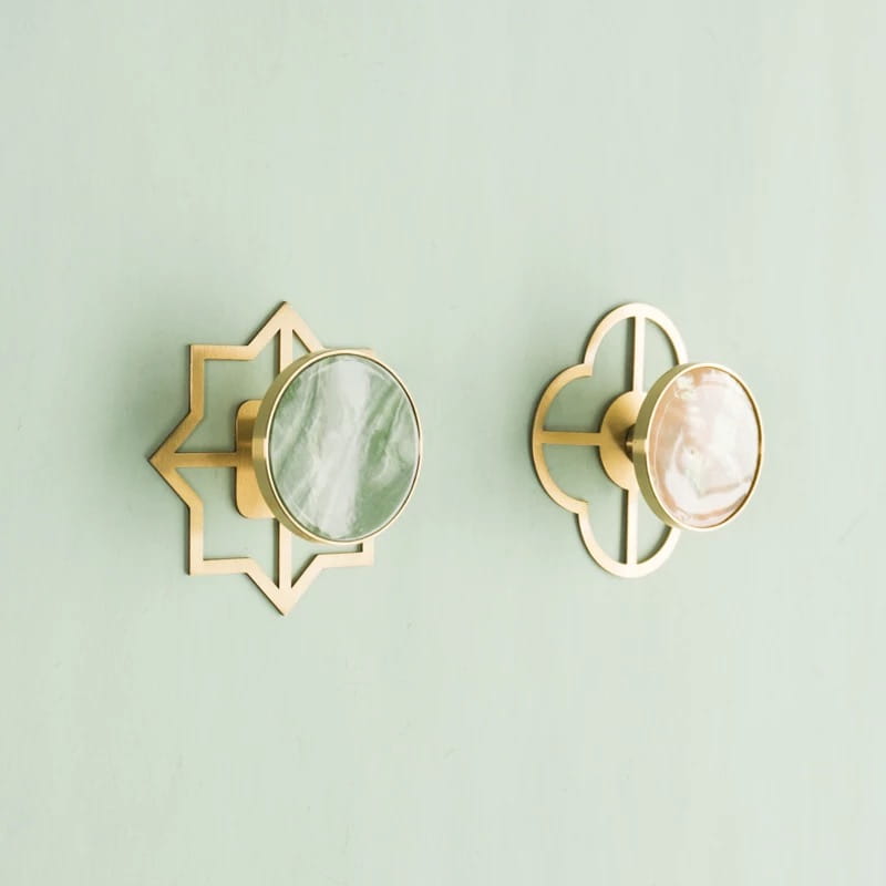 Dekor do uchwytu FOUR LEAF DECOR – mosiężny – Gaia Decor