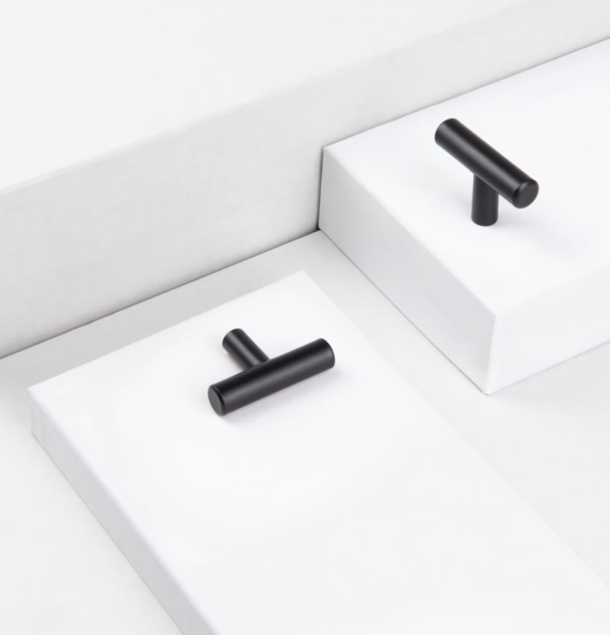 Gaia uchwyt meblowy / wieszak T-BAR czarny – niklowany